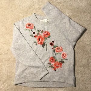 XS H&M Embroidered Crew Neck Pullover Sweater